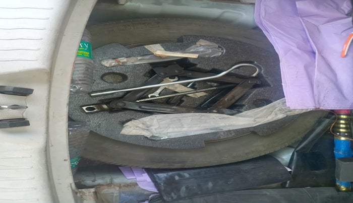 2022 Mahindra XUV300 W6 1.5 Sunroof Diesel, Diesel, Manual, 37,422 km, tyre