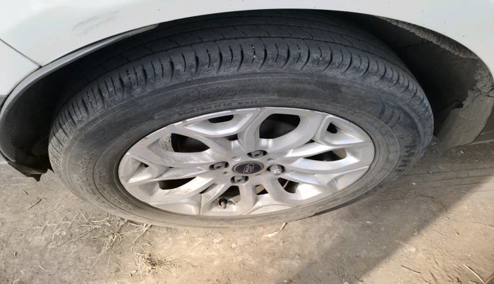 2014 Ford Ecosport TITANIUM 1.5L DIESEL, Diesel, Manual, 1,54,286 km, tyre