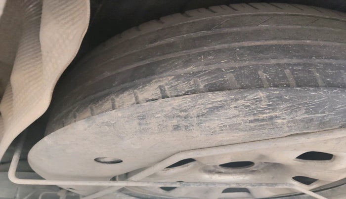 2014 Renault Duster 85 PS RXL DIESEL, Diesel, Manual, 3,06,411 km, tyre