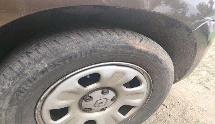 2014 Renault Duster 85 PS RXL DIESEL, Diesel, Manual, 3,06,411 km, tyre