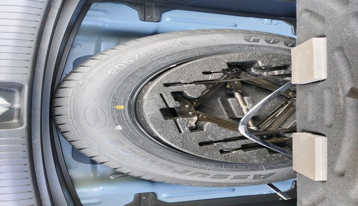 2018 Hyundai Creta E PLUS 1.6 PETROL, Petrol, Manual, 37,607 km, tyre