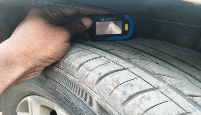 2016 Ford Ecosport TITANIUM 1.5L DIESEL, Diesel, Manual, 1,05,166 km, tyre