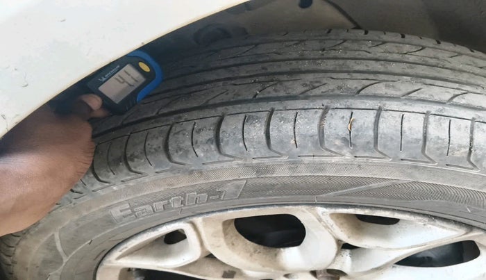 2016 Ford Ecosport TITANIUM 1.5L DIESEL, Diesel, Manual, 1,05,166 km, tyre