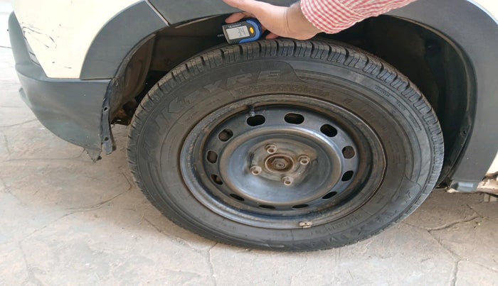 2016 Mahindra Kuv100 K6 PLUS D 5 STR, Diesel, Manual, 84,989 km, tyre