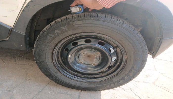 2016 Mahindra Kuv100 K6 PLUS D 5 STR, Diesel, Manual, 84,989 km, tyre