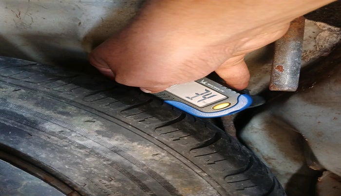 2016 Mahindra Kuv100 K6 PLUS D 5 STR, Diesel, Manual, 84,989 km, tyre