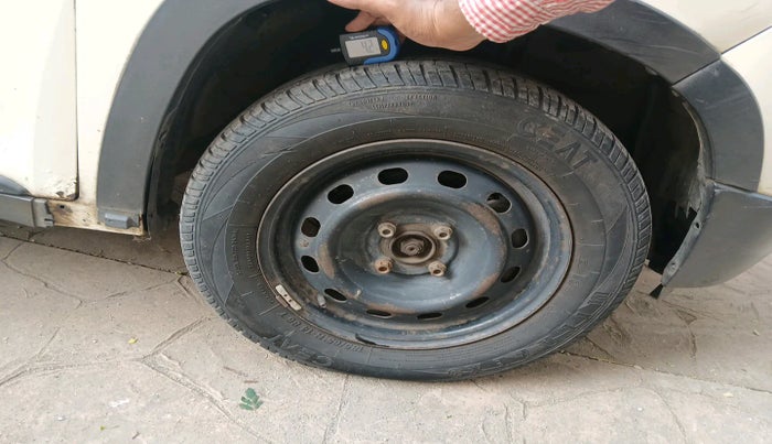 2016 Mahindra Kuv100 K6 PLUS D 5 STR, Diesel, Manual, 84,989 km, tyre