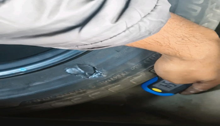 2017 Maruti IGNIS DELTA 1.3 AMT, Diesel, Automatic, 61,577 km, tyre