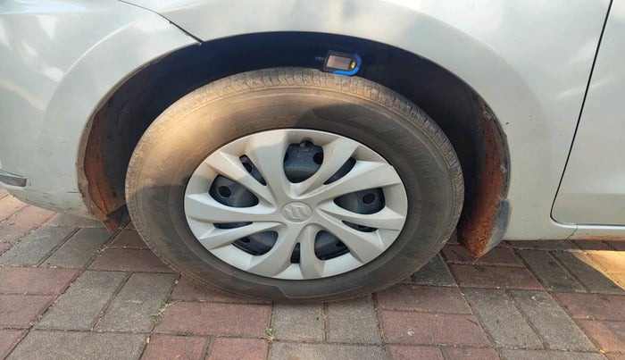 2018 Maruti Dzire VXI, Petrol, Manual, 48,200 km, tyre