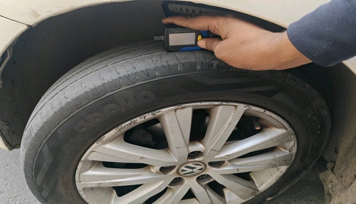 2012 Volkswagen Polo HIGHLINE1.2L, Petrol, Manual, 79,910 km, tyre