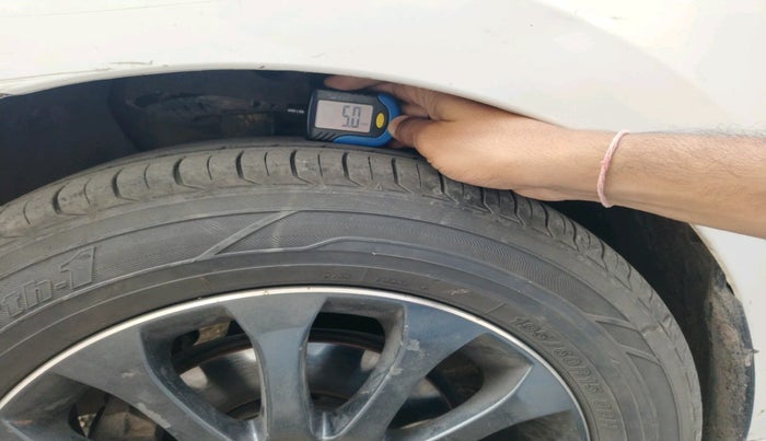 2014 Skoda Rapid 1.5 TDI CR ELEGANCE, Diesel, Manual, 1,37,193 km, tyre