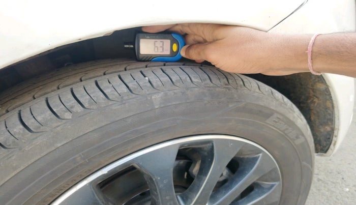 2014 Skoda Rapid 1.5 TDI CR ELEGANCE, Diesel, Manual, 1,37,193 km, tyre