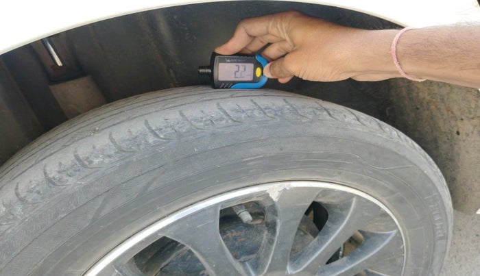 2014 Skoda Rapid 1.5 TDI CR ELEGANCE, Diesel, Manual, 1,37,193 km, tyre