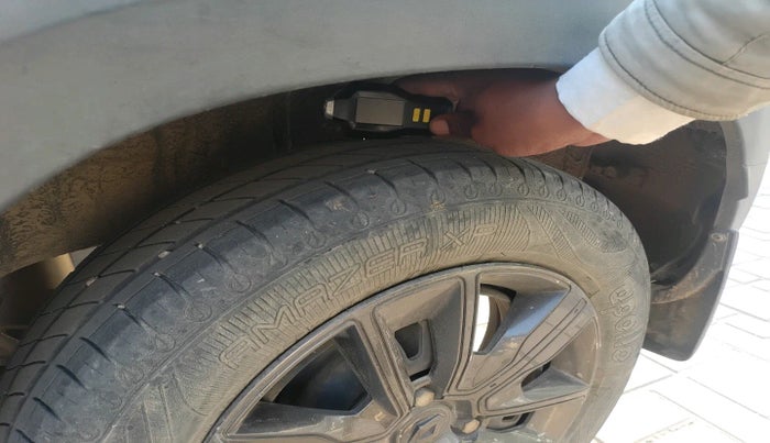 2020 Renault Kwid CLIMBER 1.0 AMT (O), Petrol, Automatic, 29,891 km, tyre