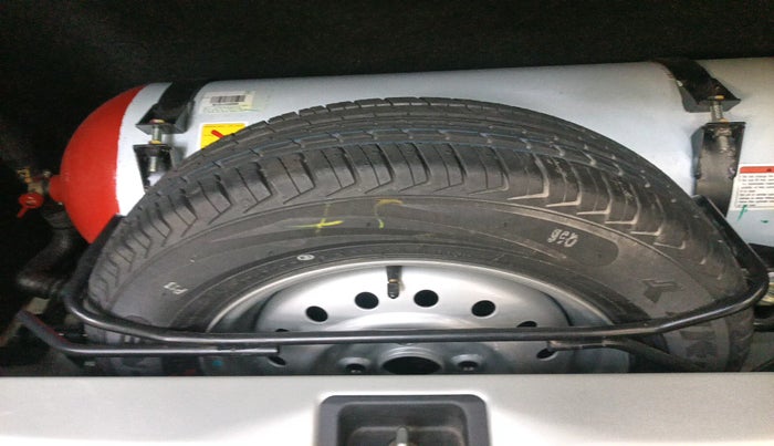 2021 Maruti New Wagon-R LXI CNG (O) 1.0, Petrol, Manual, 20,000 km, tyre