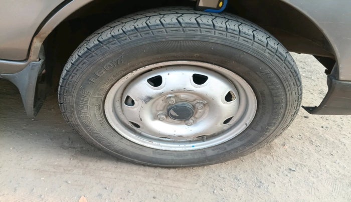 2018 Maruti Eeco 5 STR WITH A/C+HTR CNG, Petrol, Manual, 60,347 km, tyre