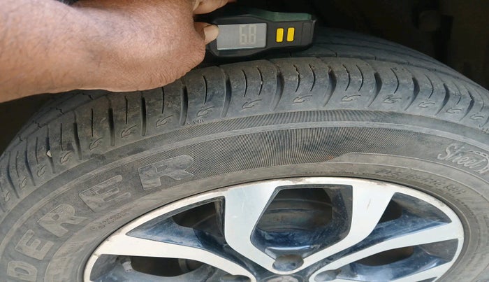 2015 Nissan Terrano XL (D), Diesel, Manual, 1,14,685 km, tyre