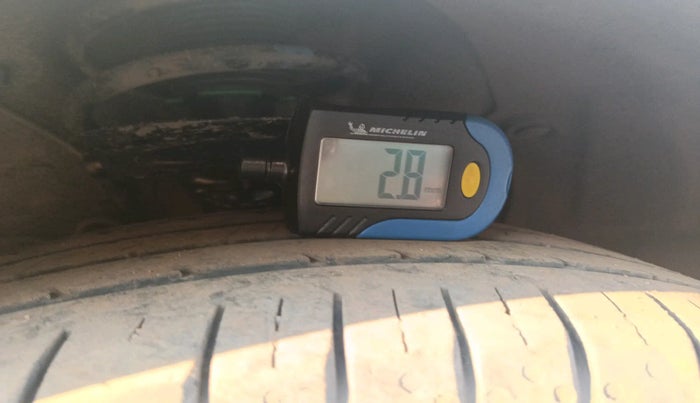 2014 Hyundai i20 ASTA 1.4 CRDI, Diesel, Manual, 1,49,730 km, tyre