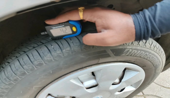 2016 Maruti Wagon R 1.0 LXI CNG, Petrol, Manual, 1,13,322 km, tyre