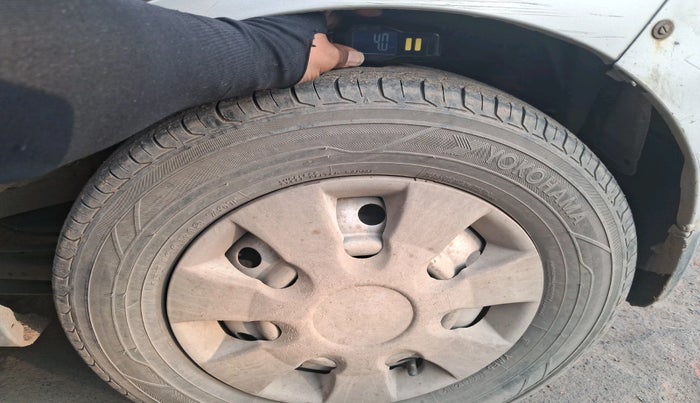 2012 Maruti Wagon R 1.0 LXI, Petrol, Manual, 71,350 km, tyre