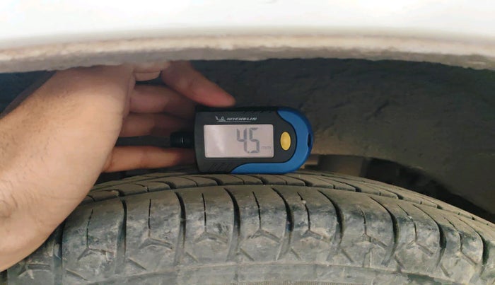 2011 Maruti Alto LXI, Petrol, Manual, 1,07,749 km, tyre