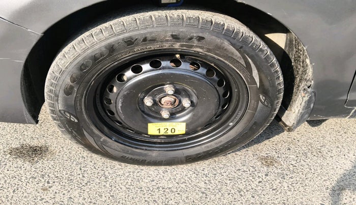 2019 Hyundai Verna 1.6 VTVT SX, Petrol, Manual, 73,139 km, tyre