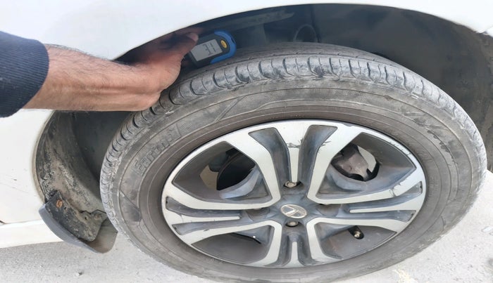 2019 Tata Tiago XZ PETROL, Petrol, Manual, 70,666 km, tyre