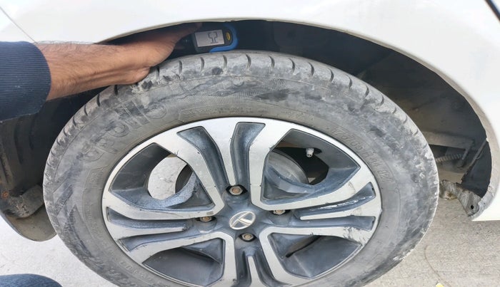 2019 Tata Tiago XZ PETROL, Petrol, Manual, 70,666 km, tyre