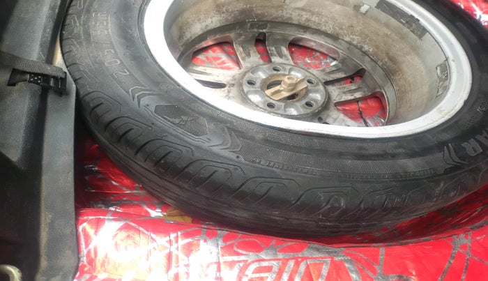 2011 Volkswagen Jetta HIGHLINE TDI AT, Diesel, Automatic, 1,50,067 km, tyre