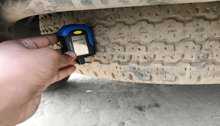 2017 Tata Safari Storme 2.2 EX 4X2, Diesel, Manual, 54,792 km, tyre