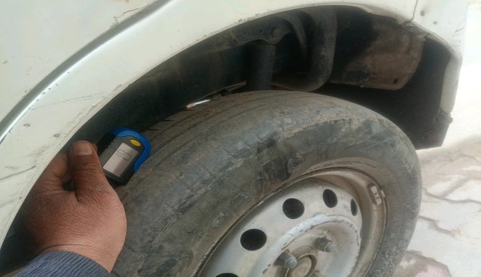 2012 Maruti Wagon R 1.0 LXI CNG, Petrol, Manual, 1,52,827 km, tyre