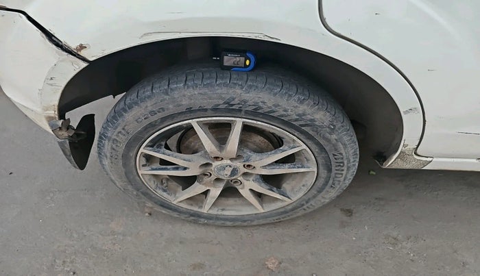 2011 Ford Figo TITANIUM 1.4 DIESEL, Diesel, Manual, 1,30,306 km, tyre