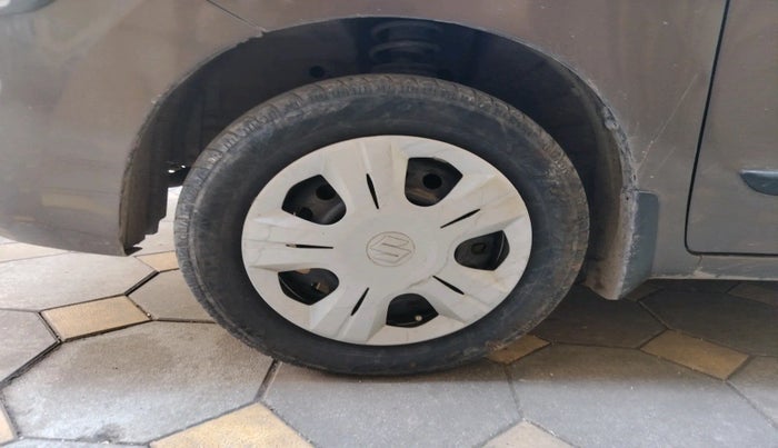 2013 Maruti Wagon R 1.0 LXI CNG (O), Petrol, Manual, 68,546 km, tyre