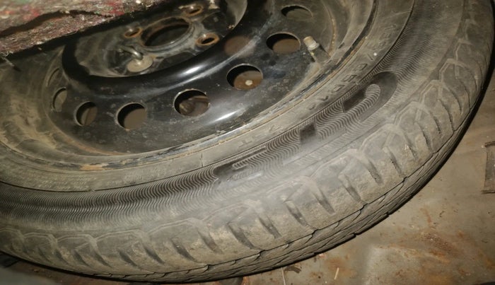 2013 Maruti Wagon R 1.0 LXI CNG (O), Petrol, Manual, 68,546 km, tyre