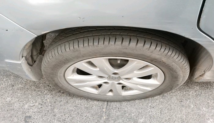 2017 Maruti Ertiga VXI CNG, Petrol, Manual, 1,26,038 km, tyre