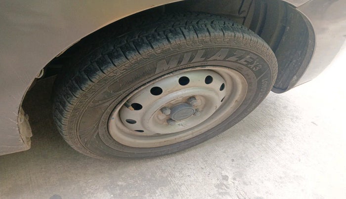 2011 Maruti Wagon R 1.0 LXI, Petrol, Manual, 68,363 km, tyre