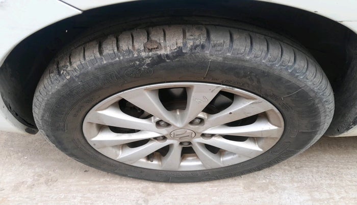 2012 Maruti Ertiga ZDI, Diesel, Manual, 1,82,085 km, tyre