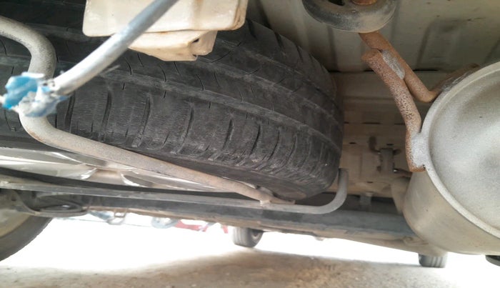 2012 Maruti Ertiga ZDI, Diesel, Manual, 1,82,085 km, tyre