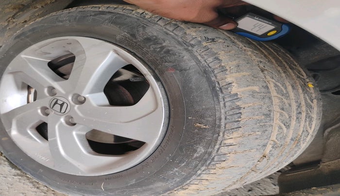 2015 Honda City 1.5L I-VTEC VX CVT, Petrol, Automatic, 1,09,817 km, tyre