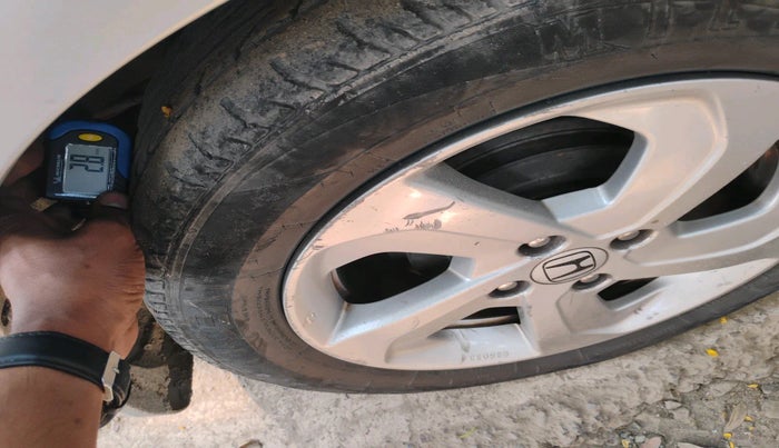 2015 Honda City 1.5L I-VTEC VX CVT, Petrol, Automatic, 1,09,817 km, tyre