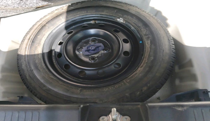 2018 Maruti Swift VXI, Petrol, Manual, 31,867 km, tyre