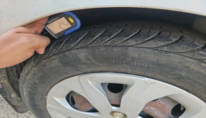 2014 Hyundai Eon MAGNA +, Petrol, Manual, 28,933 km, tyre