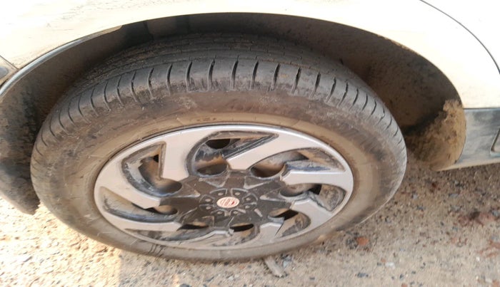 2021 Ford Ecosport TREND 1.5L DIESEL, Diesel, Manual, 1,21,744 km, tyre