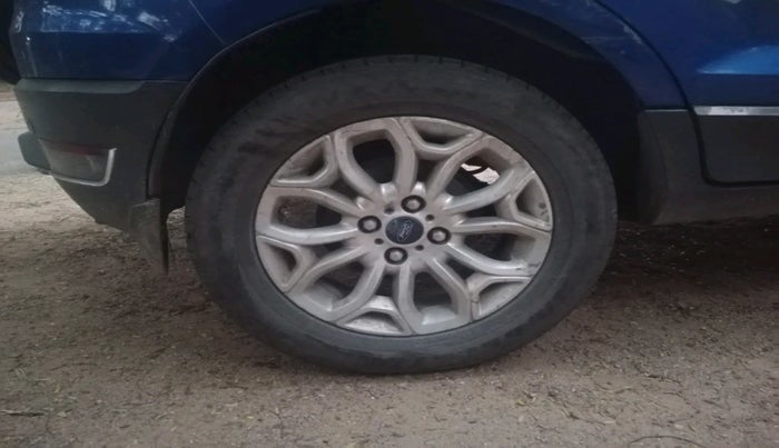 2015 Ford Ecosport TITANIUM 1.5L DIESEL, Diesel, Manual, 1,99,744 km, tyre