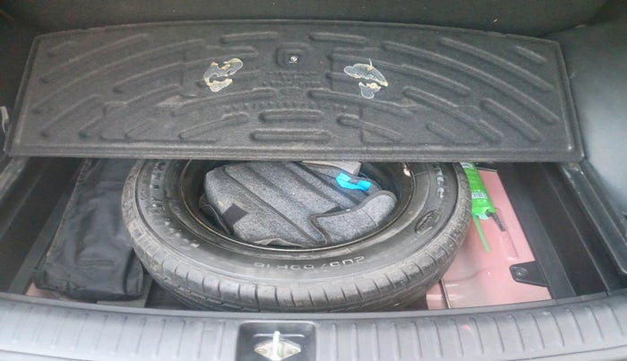 2021 KIA SELTOS HTK 1.5 PETROL, Petrol, Manual, 28,894 km, tyre