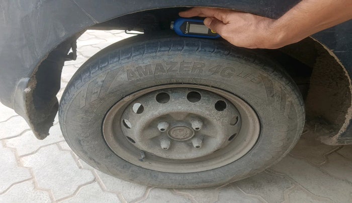 2012 Hyundai Eon ERA, Petrol, Manual, 2,69,152 km, tyre