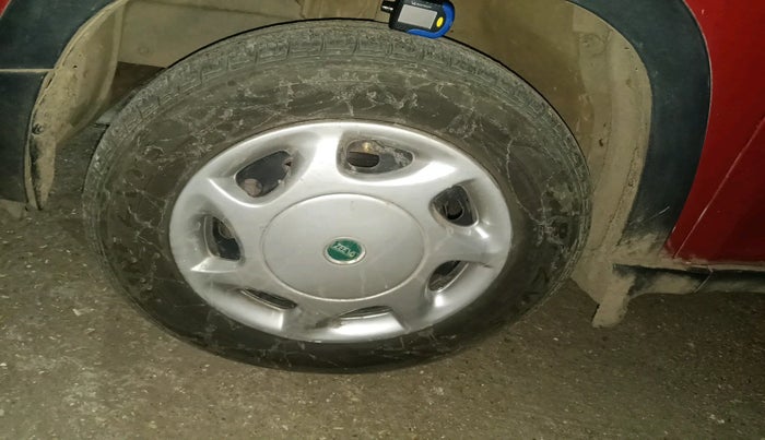 2016 Mahindra Kuv100 K4 6 STR, Petrol, Manual, 1,30,252 km, tyre