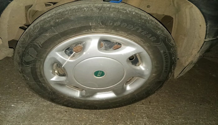 2016 Mahindra Kuv100 K4 6 STR, Petrol, Manual, 1,30,252 km, tyre