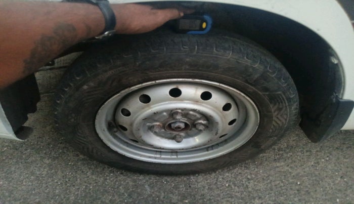 2012 Maruti Wagon R 1.0 LXI CNG, Petrol, Manual, 69,432 km, tyre