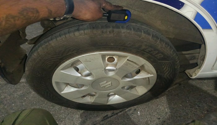 2012 Maruti Wagon R 1.0 LXI CNG, Petrol, Manual, 69,432 km, tyre